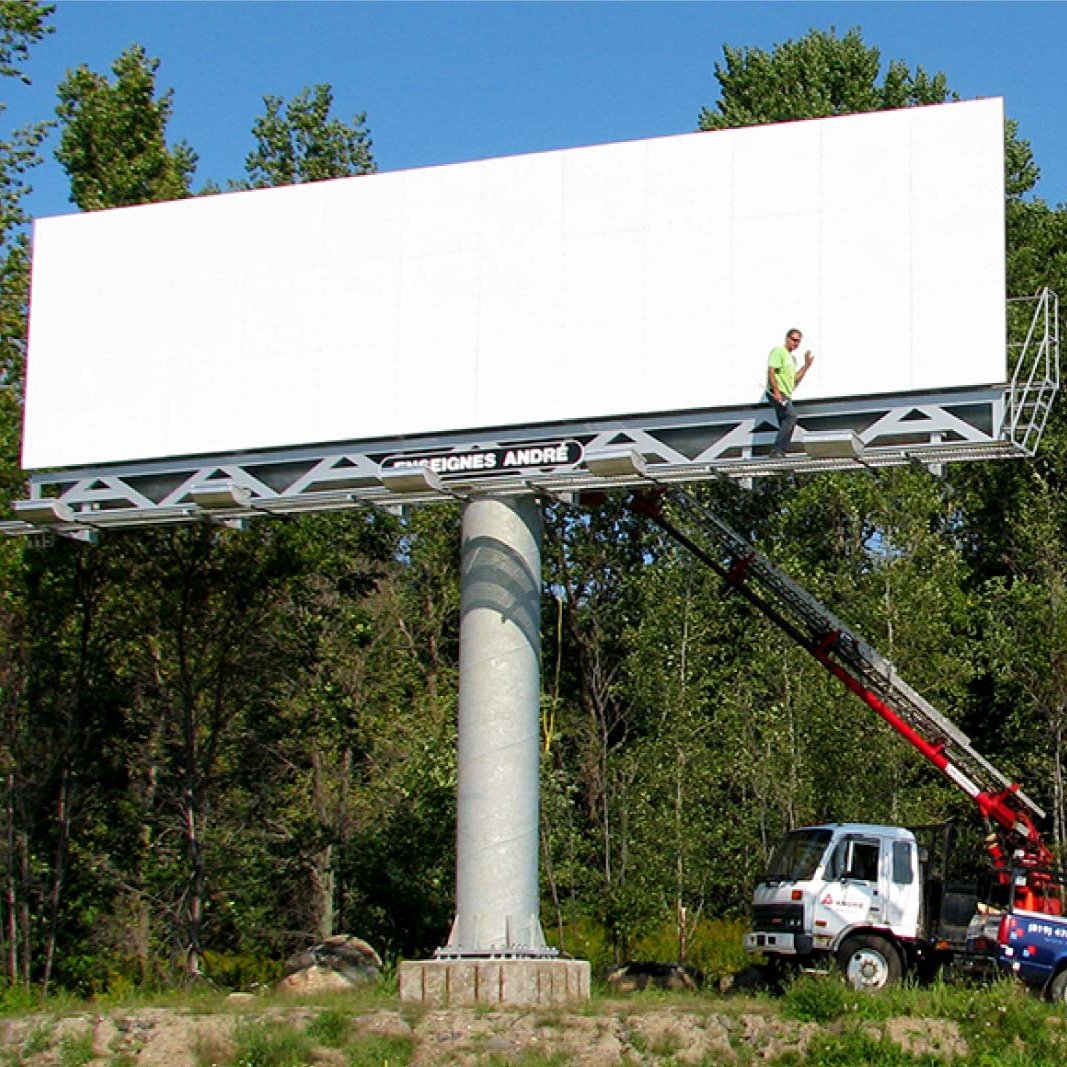 L'assemblage d'un panneau publicitaires